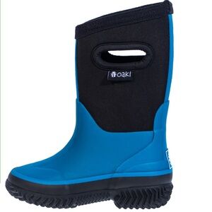 Brand new Oaki rain/snow boots